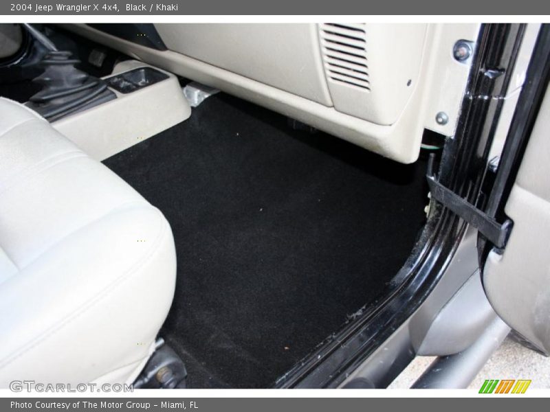Black / Khaki 2004 Jeep Wrangler X 4x4