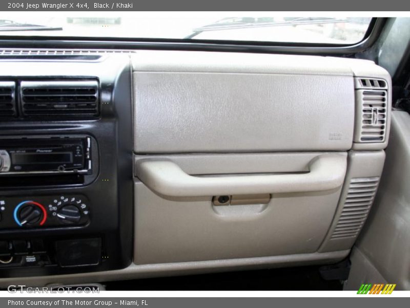 Black / Khaki 2004 Jeep Wrangler X 4x4
