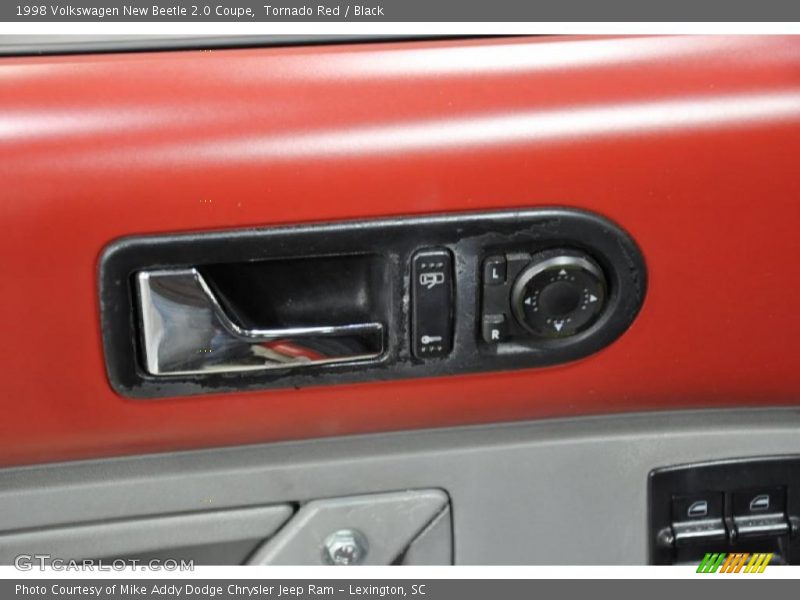 Tornado Red / Black 1998 Volkswagen New Beetle 2.0 Coupe
