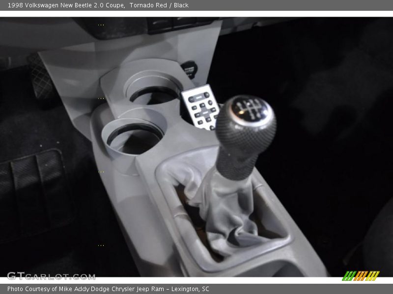 Tornado Red / Black 1998 Volkswagen New Beetle 2.0 Coupe