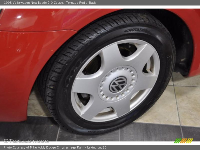 Tornado Red / Black 1998 Volkswagen New Beetle 2.0 Coupe