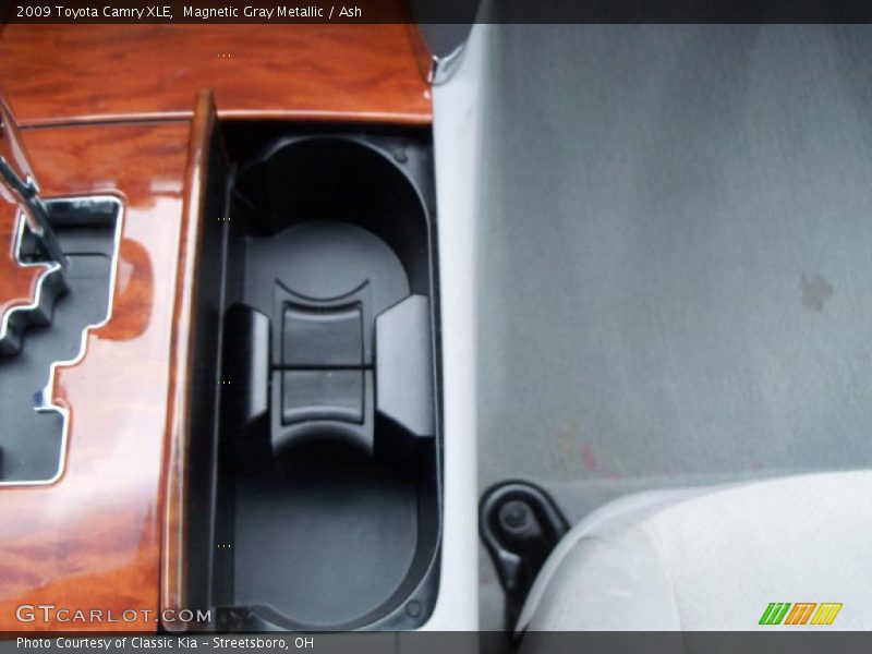Magnetic Gray Metallic / Ash 2009 Toyota Camry XLE