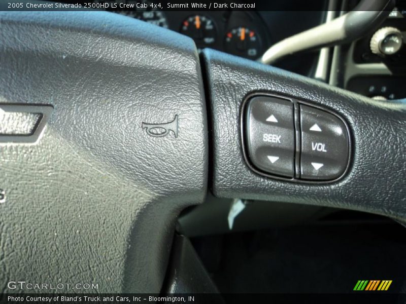 Controls of 2005 Silverado 2500HD LS Crew Cab 4x4