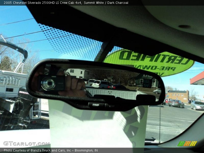 Summit White / Dark Charcoal 2005 Chevrolet Silverado 2500HD LS Crew Cab 4x4