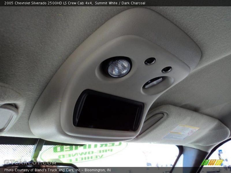 Controls of 2005 Silverado 2500HD LS Crew Cab 4x4