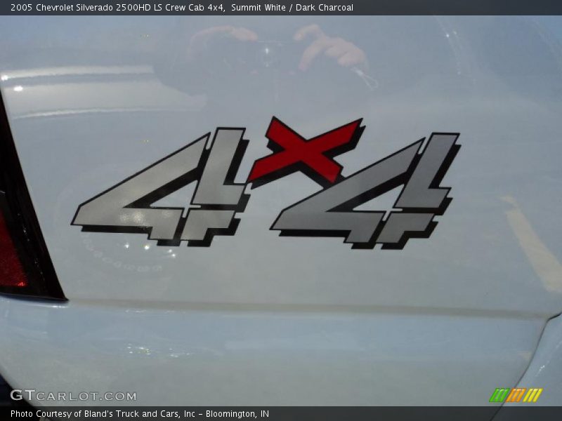  2005 Silverado 2500HD LS Crew Cab 4x4 Logo