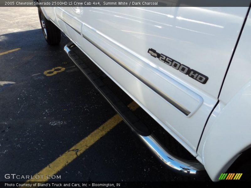 Summit White / Dark Charcoal 2005 Chevrolet Silverado 2500HD LS Crew Cab 4x4