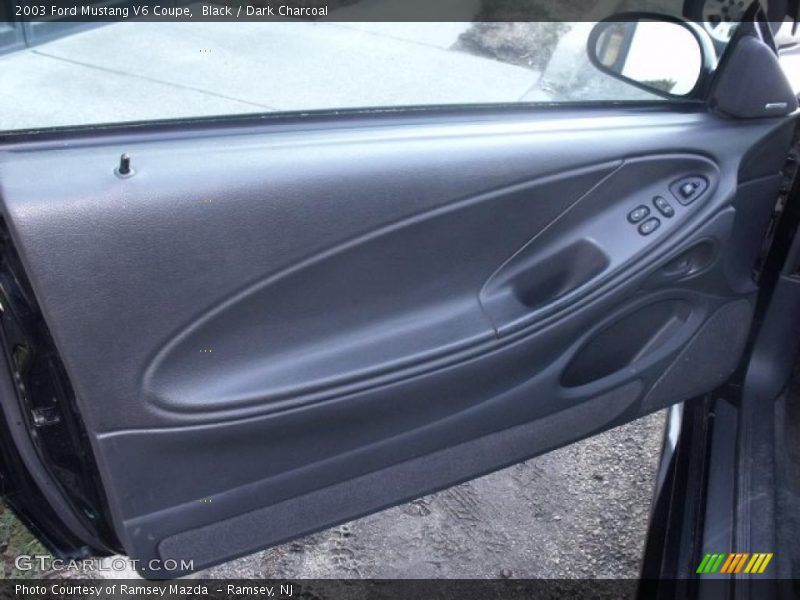 Black / Dark Charcoal 2003 Ford Mustang V6 Coupe