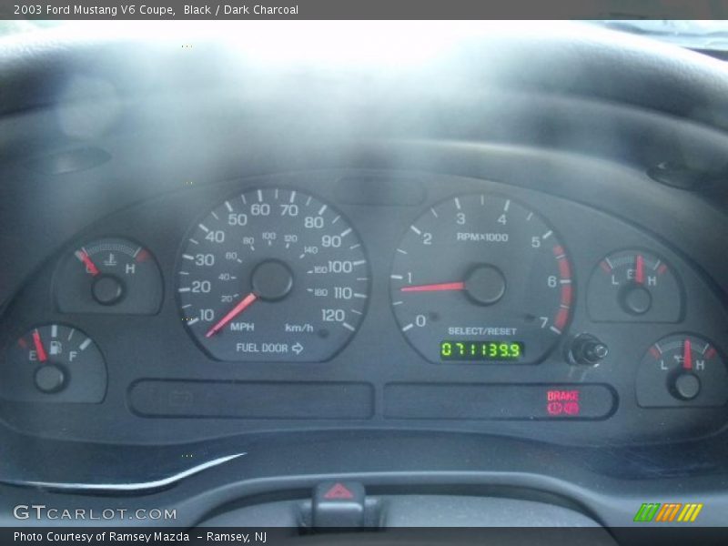 Black / Dark Charcoal 2003 Ford Mustang V6 Coupe