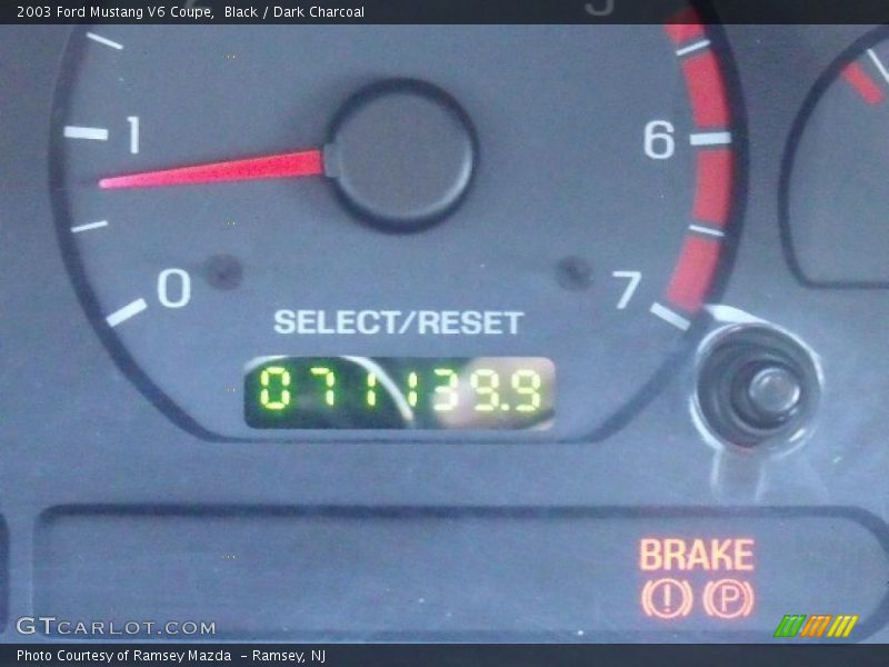 Black / Dark Charcoal 2003 Ford Mustang V6 Coupe