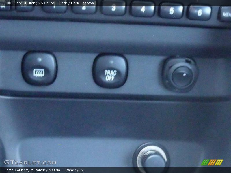 Black / Dark Charcoal 2003 Ford Mustang V6 Coupe