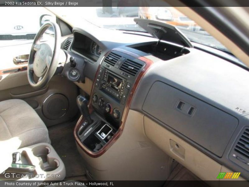 Silky Beige / Beige 2002 Kia Sedona EX