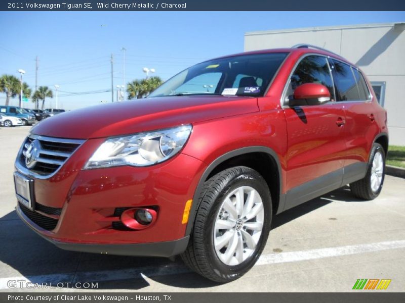 Front 3/4 View of 2011 Tiguan SE