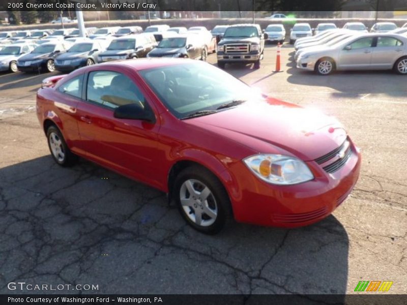 Victory Red / Gray 2005 Chevrolet Cobalt Coupe