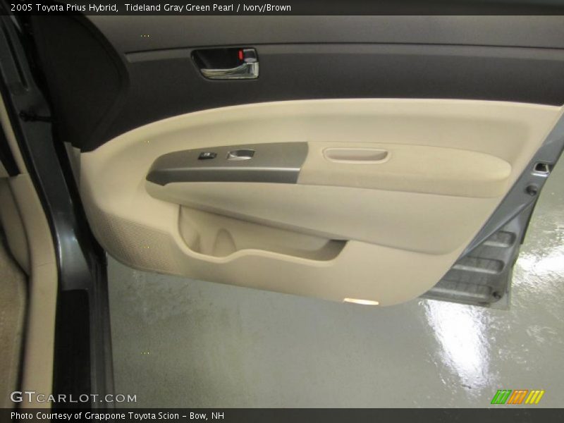 Tideland Gray Green Pearl / Ivory/Brown 2005 Toyota Prius Hybrid