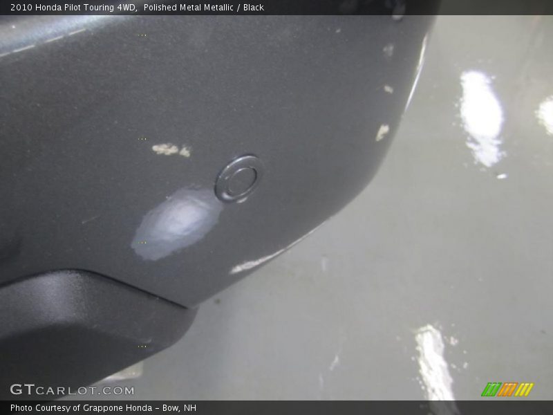 Polished Metal Metallic / Black 2010 Honda Pilot Touring 4WD