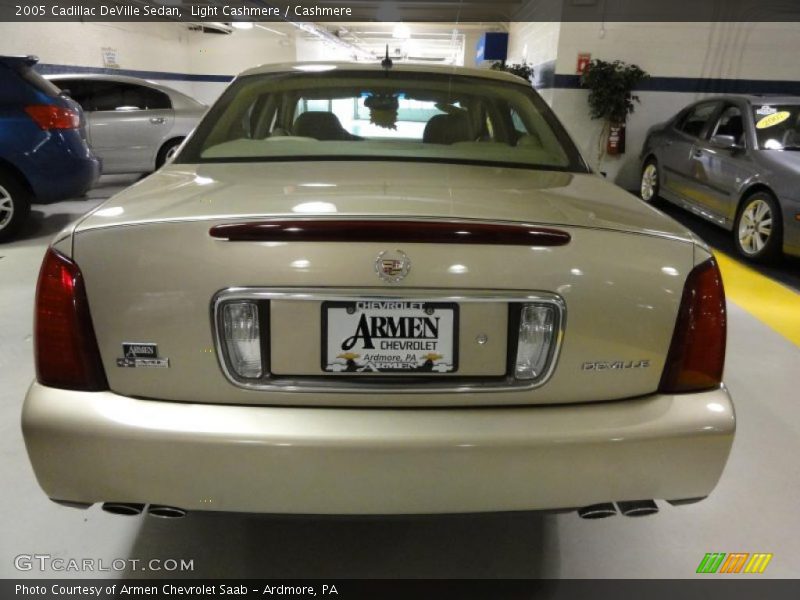 Light Cashmere / Cashmere 2005 Cadillac DeVille Sedan