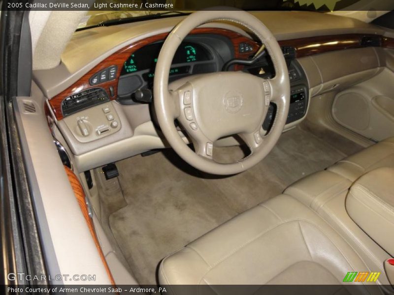 Light Cashmere / Cashmere 2005 Cadillac DeVille Sedan