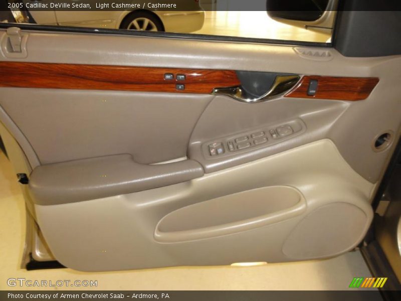 Light Cashmere / Cashmere 2005 Cadillac DeVille Sedan