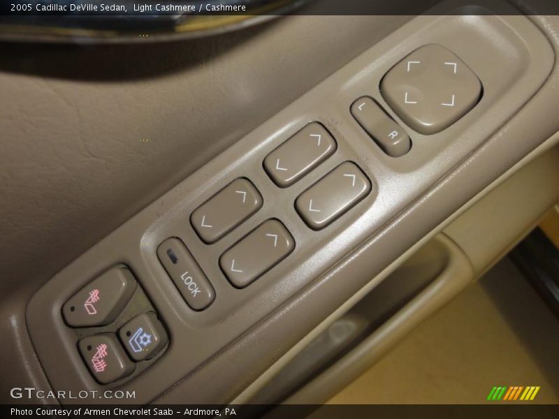 Light Cashmere / Cashmere 2005 Cadillac DeVille Sedan