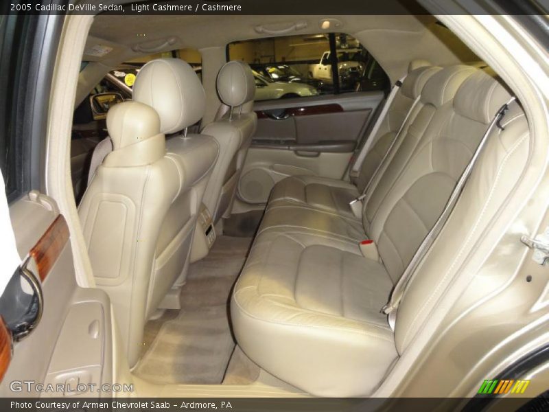 Light Cashmere / Cashmere 2005 Cadillac DeVille Sedan
