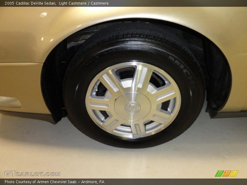 Light Cashmere / Cashmere 2005 Cadillac DeVille Sedan