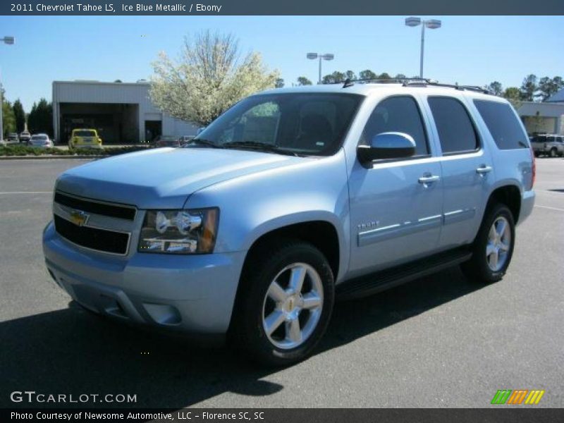 Front 3/4 View of 2011 Tahoe LS