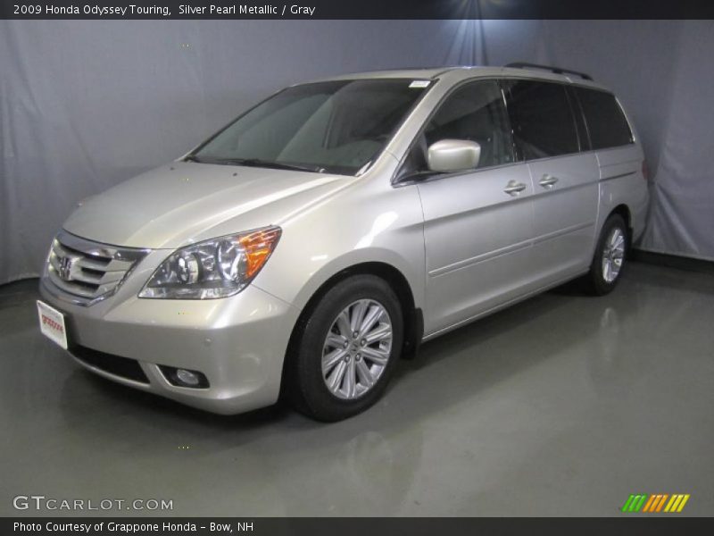 Silver Pearl Metallic / Gray 2009 Honda Odyssey Touring