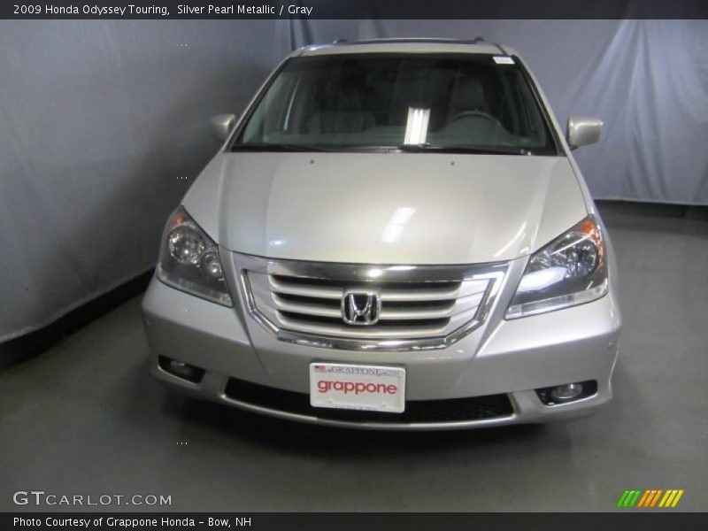 Silver Pearl Metallic / Gray 2009 Honda Odyssey Touring