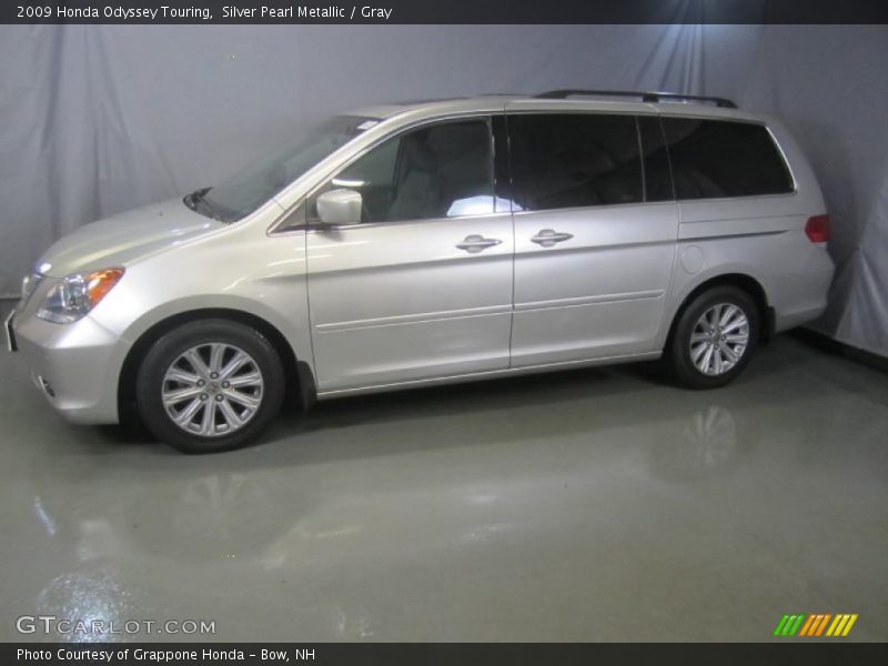 Silver Pearl Metallic / Gray 2009 Honda Odyssey Touring