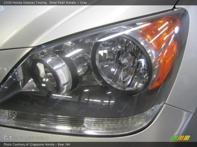 Silver Pearl Metallic / Gray 2009 Honda Odyssey Touring