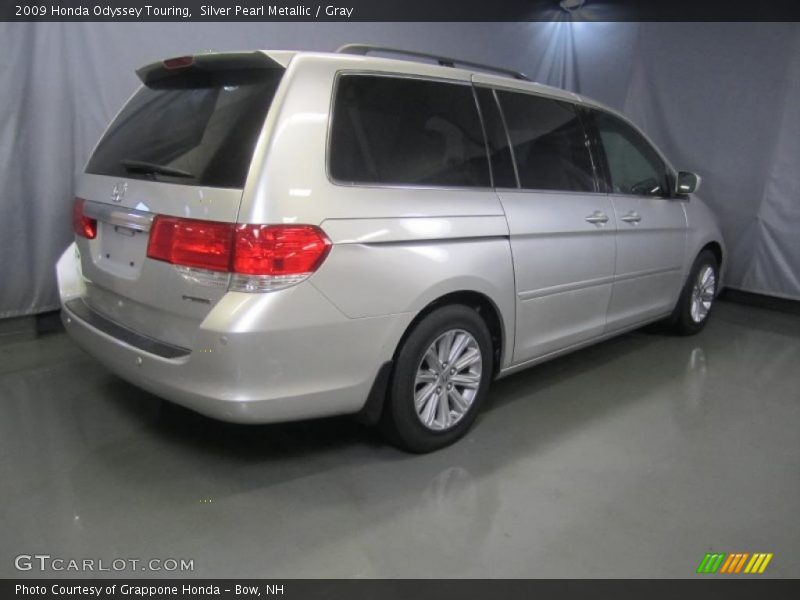 Silver Pearl Metallic / Gray 2009 Honda Odyssey Touring