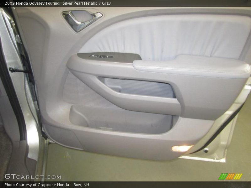 Silver Pearl Metallic / Gray 2009 Honda Odyssey Touring