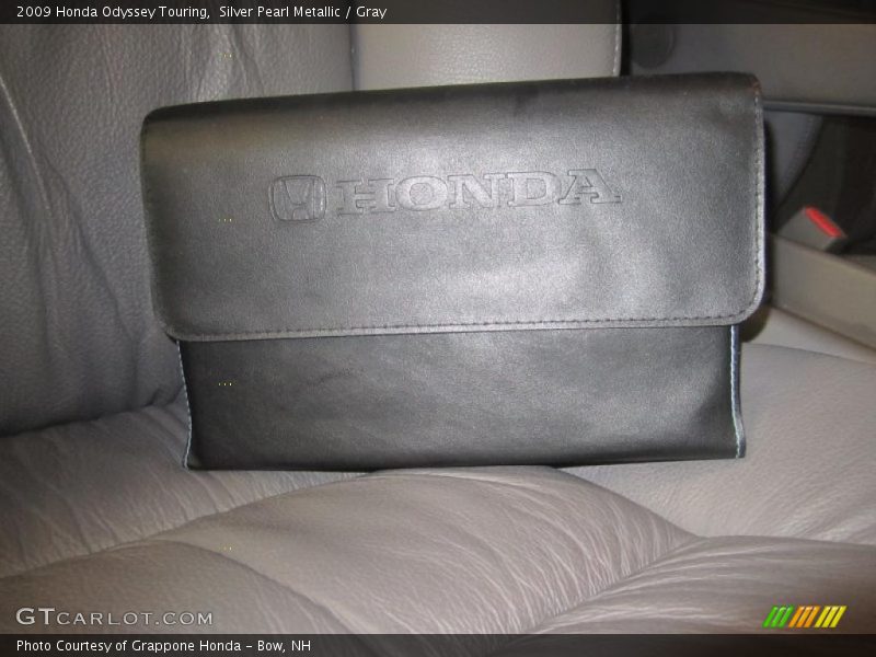Silver Pearl Metallic / Gray 2009 Honda Odyssey Touring