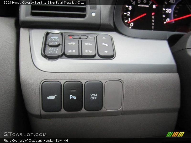 Silver Pearl Metallic / Gray 2009 Honda Odyssey Touring