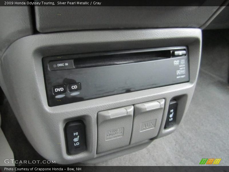 Silver Pearl Metallic / Gray 2009 Honda Odyssey Touring