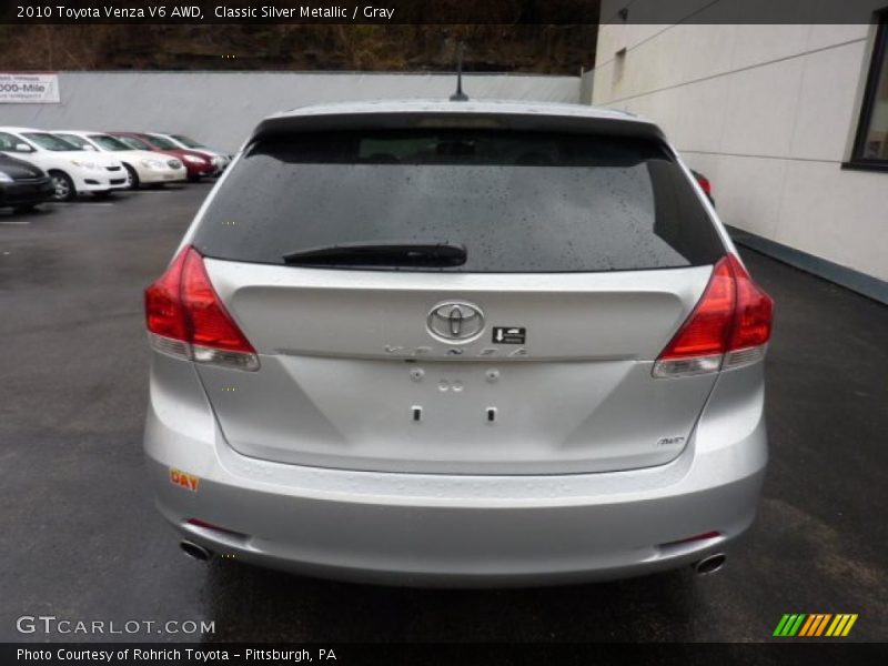 Classic Silver Metallic / Gray 2010 Toyota Venza V6 AWD