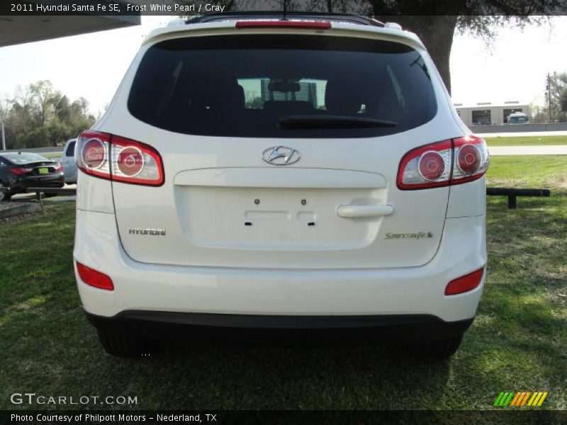 Frost White Pearl / Gray 2011 Hyundai Santa Fe SE