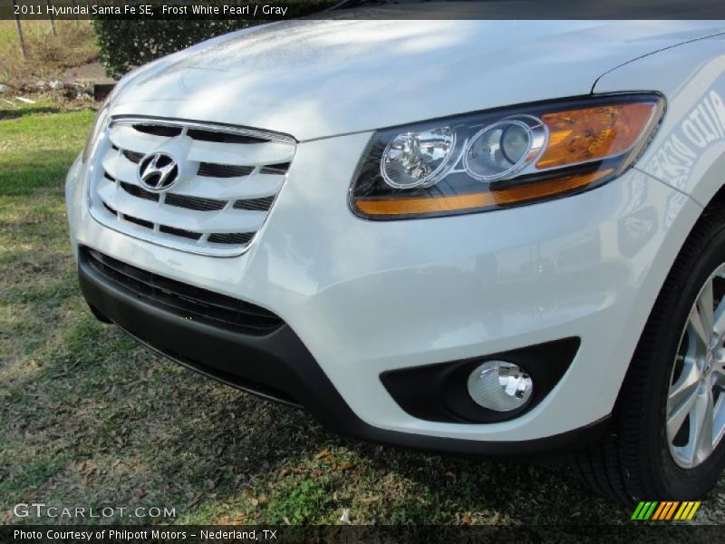 Frost White Pearl / Gray 2011 Hyundai Santa Fe SE