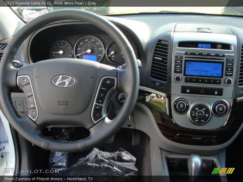 Dashboard of 2011 Santa Fe SE