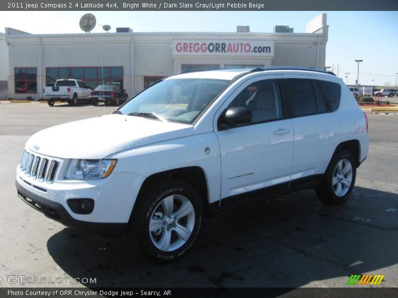 Bright White / Dark Slate Gray/Light Pebble Beige 2011 Jeep Compass 2.4 Latitude 4x4