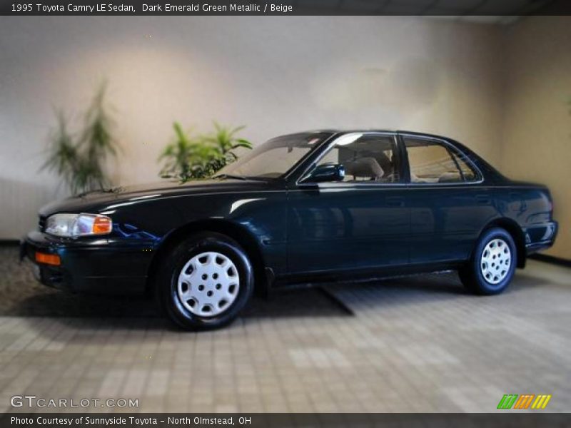 Dark Emerald Green Metallic / Beige 1995 Toyota Camry LE Sedan