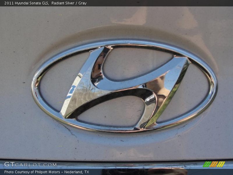 Radiant Silver / Gray 2011 Hyundai Sonata GLS
