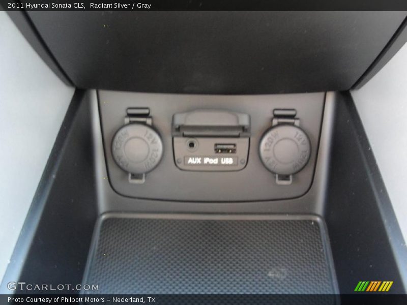 Radiant Silver / Gray 2011 Hyundai Sonata GLS