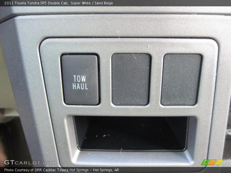 Super White / Sand Beige 2011 Toyota Tundra SR5 Double Cab