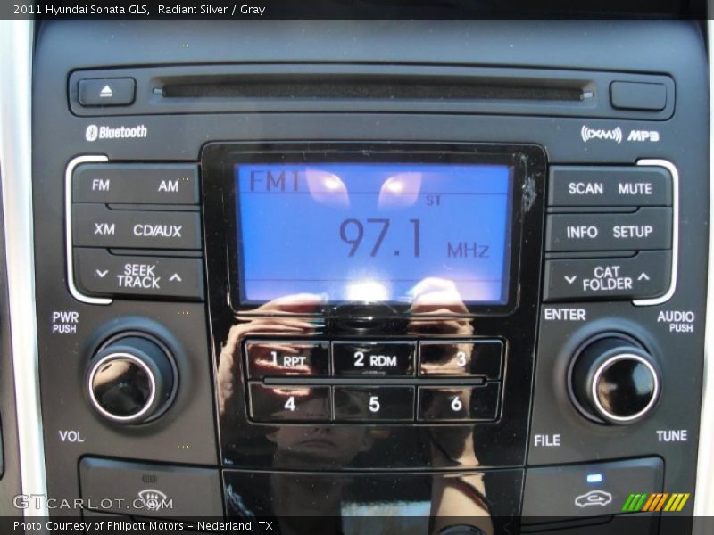 Radiant Silver / Gray 2011 Hyundai Sonata GLS