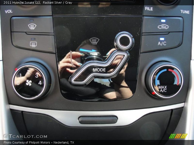 Radiant Silver / Gray 2011 Hyundai Sonata GLS