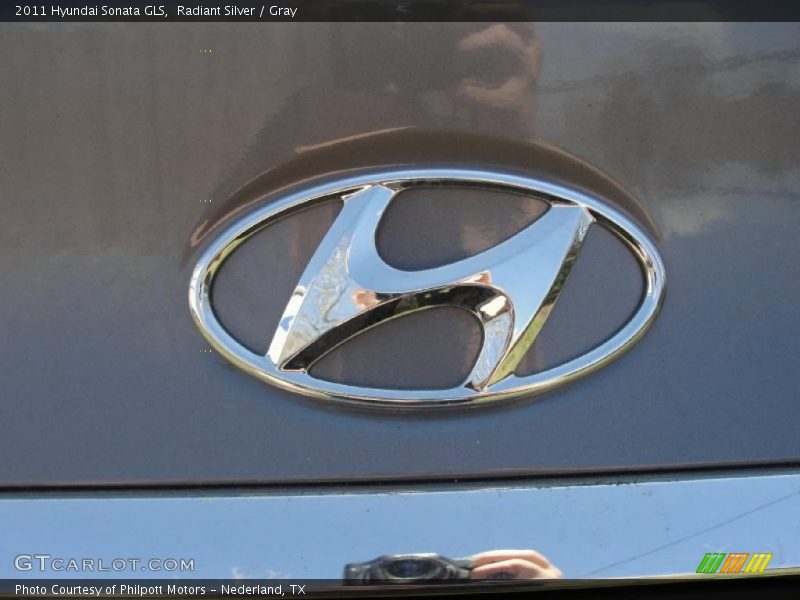 Radiant Silver / Gray 2011 Hyundai Sonata GLS