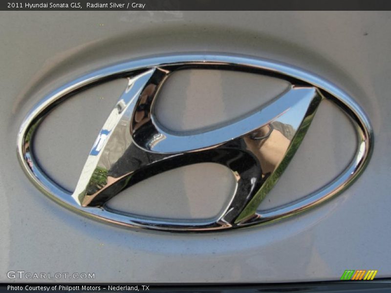 Radiant Silver / Gray 2011 Hyundai Sonata GLS