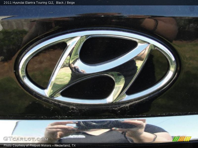  2011 Elantra Touring GLS Logo